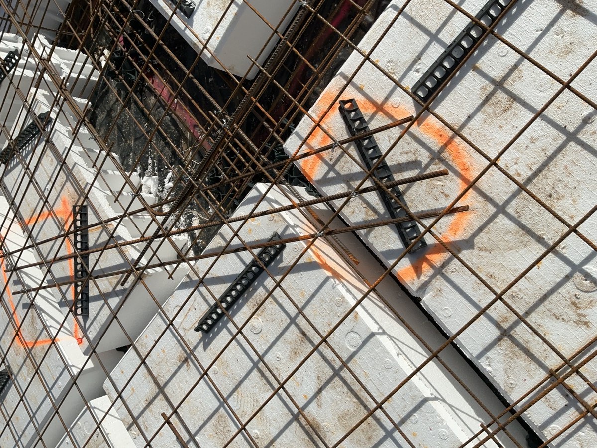Cover to reinforcement being checked, Austral